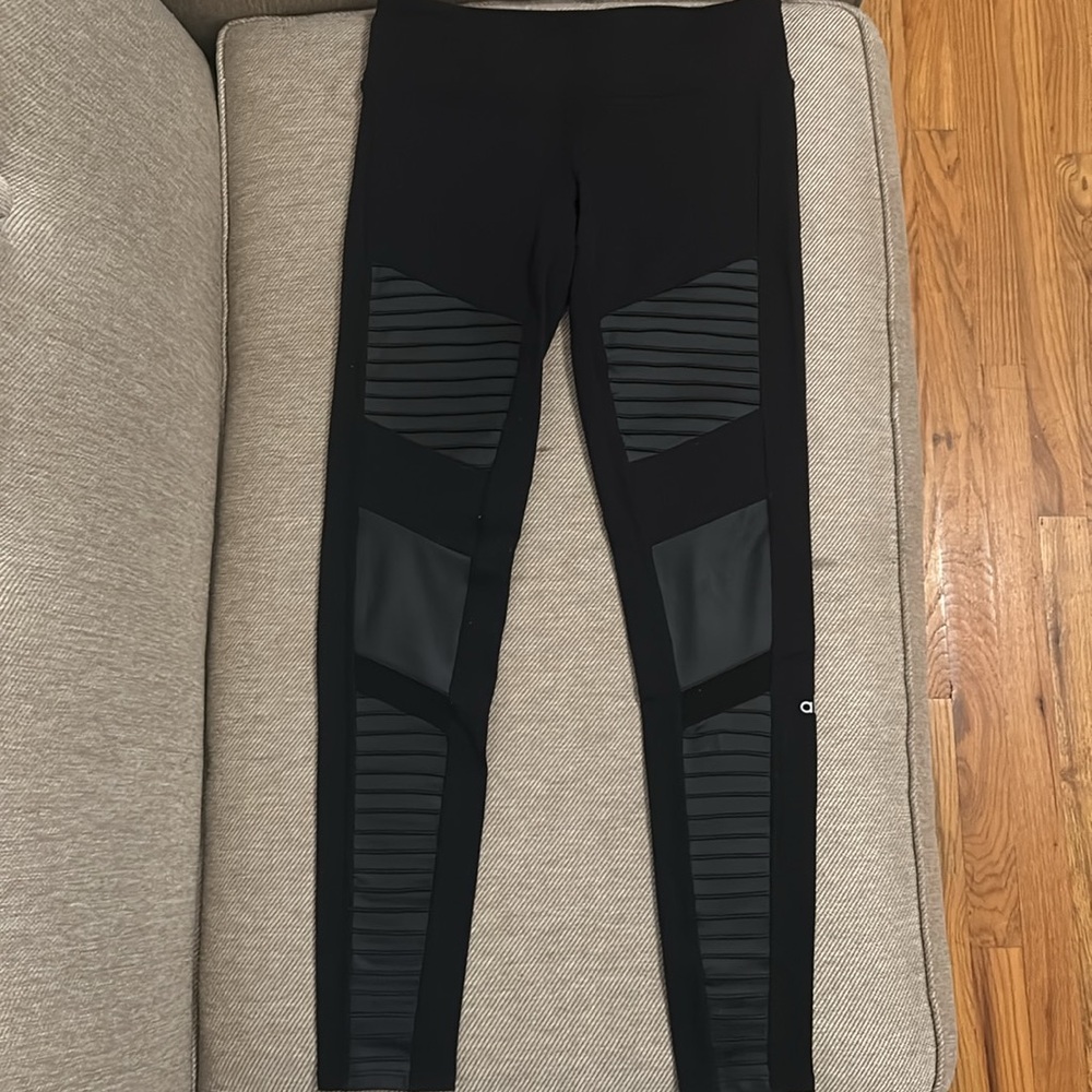 Alo Yoga women’s Full-Length Black Leggings Size Small